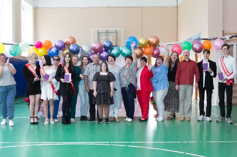 Торжественная церемония вручения аттестатов об основном общем образовании.